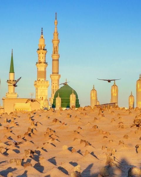 حكم السفر للمدينة بقصد المسجد النبوي وزيارة قبر النبي