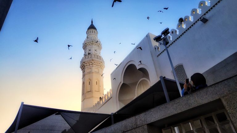 في ربوع المسجد النبوي الشريف